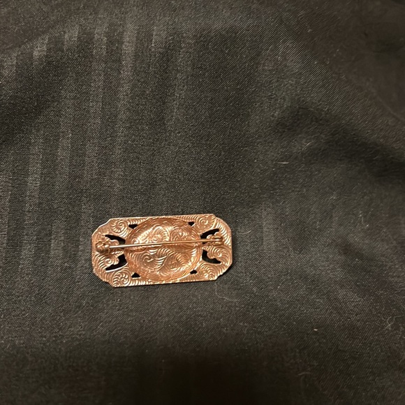 Brooch. - Picture 2 of 4